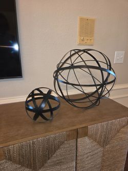 Set of 2 Metal Decorative Orbs