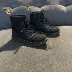 Unisex Dr. Martens Boots