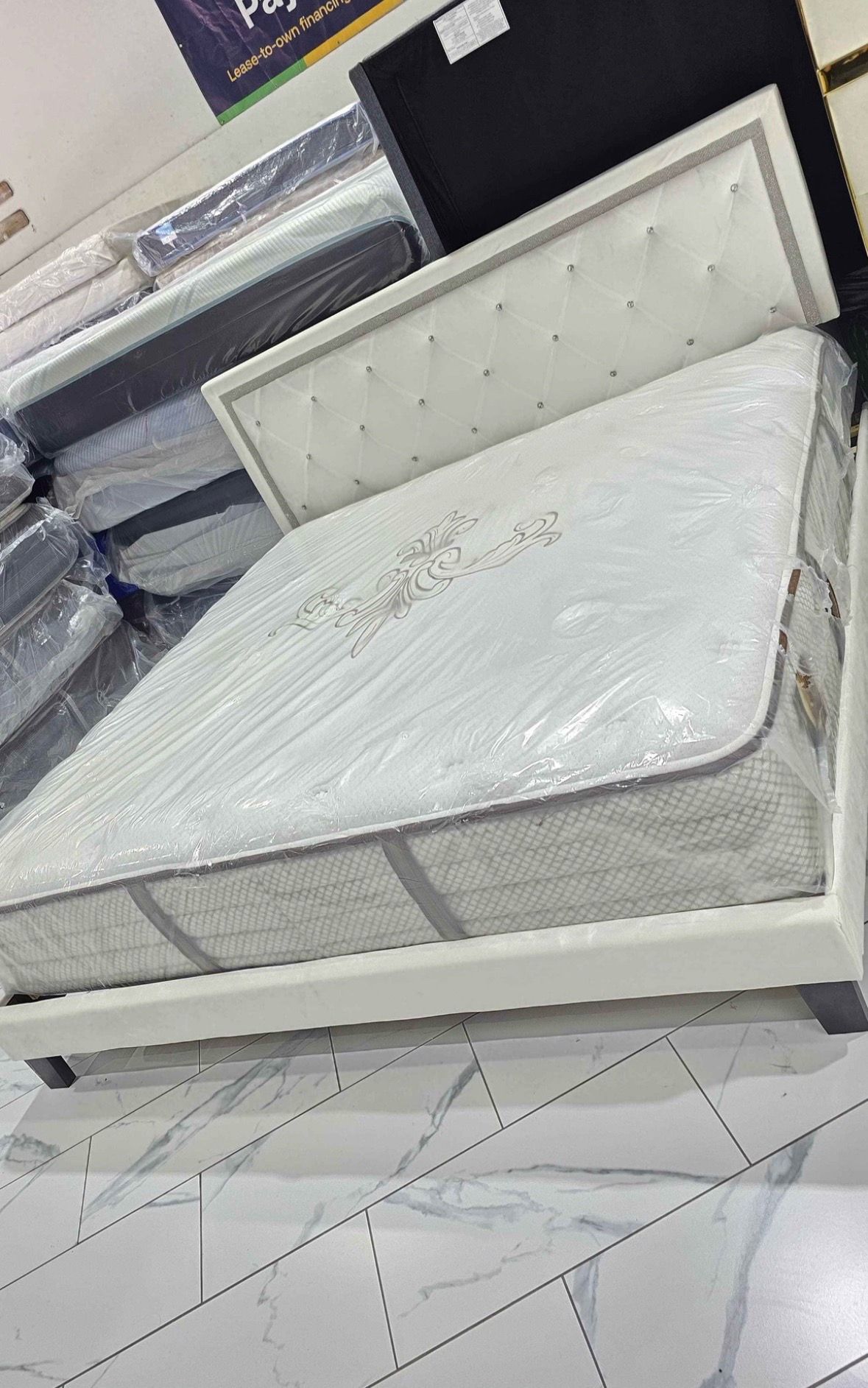 NEW IN BOX King Size Leather White Platform Bed Frame NO BOXSPRING REQUIRED
