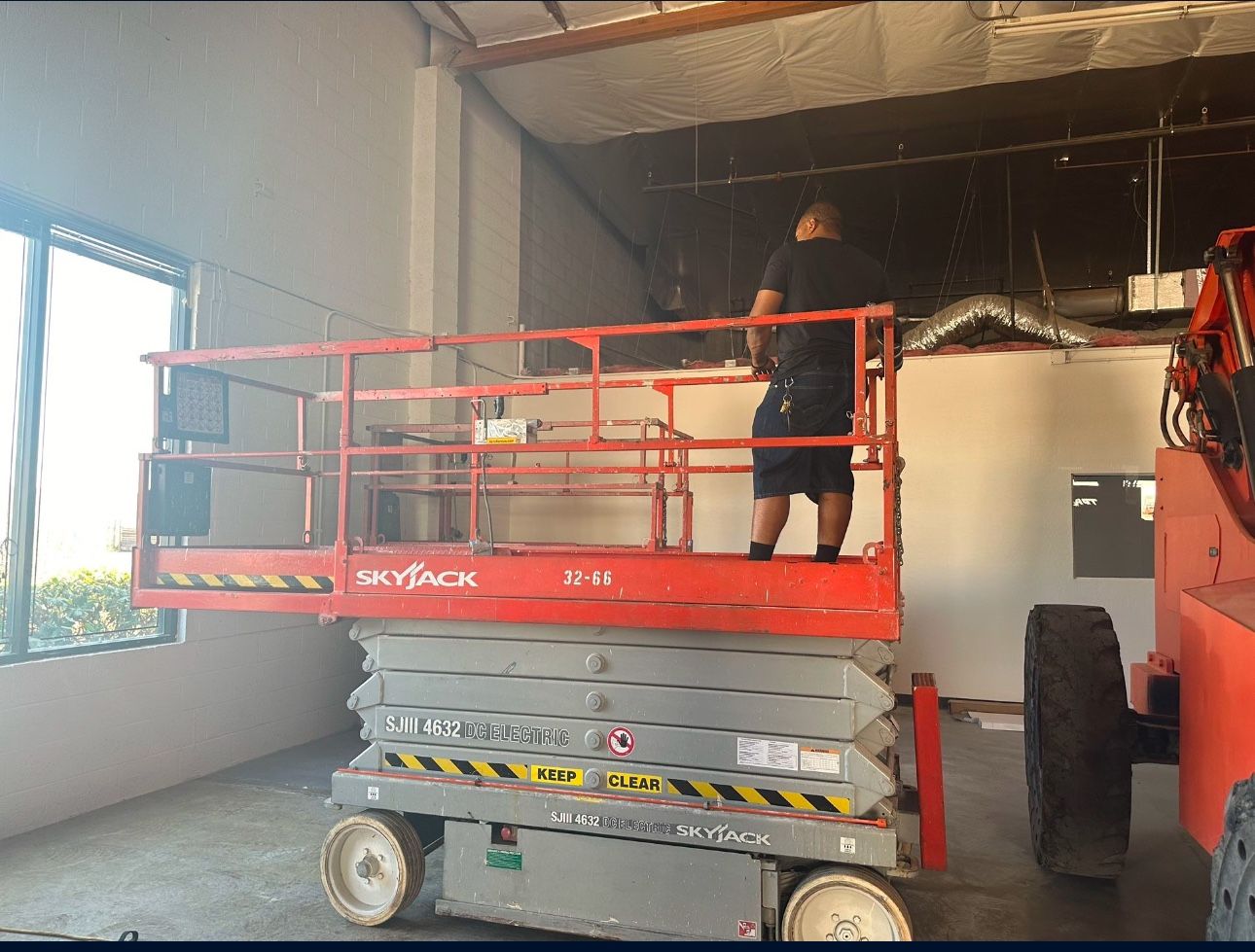 32' Skyjack Scissor Lift