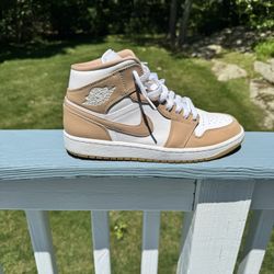 Air Jordan 1 Mid “Tan Gum” Men’s size 9