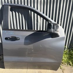 2019-2024 CHEVY SILVERADO 1500 FRONT PASSENGER SIDE DOOR