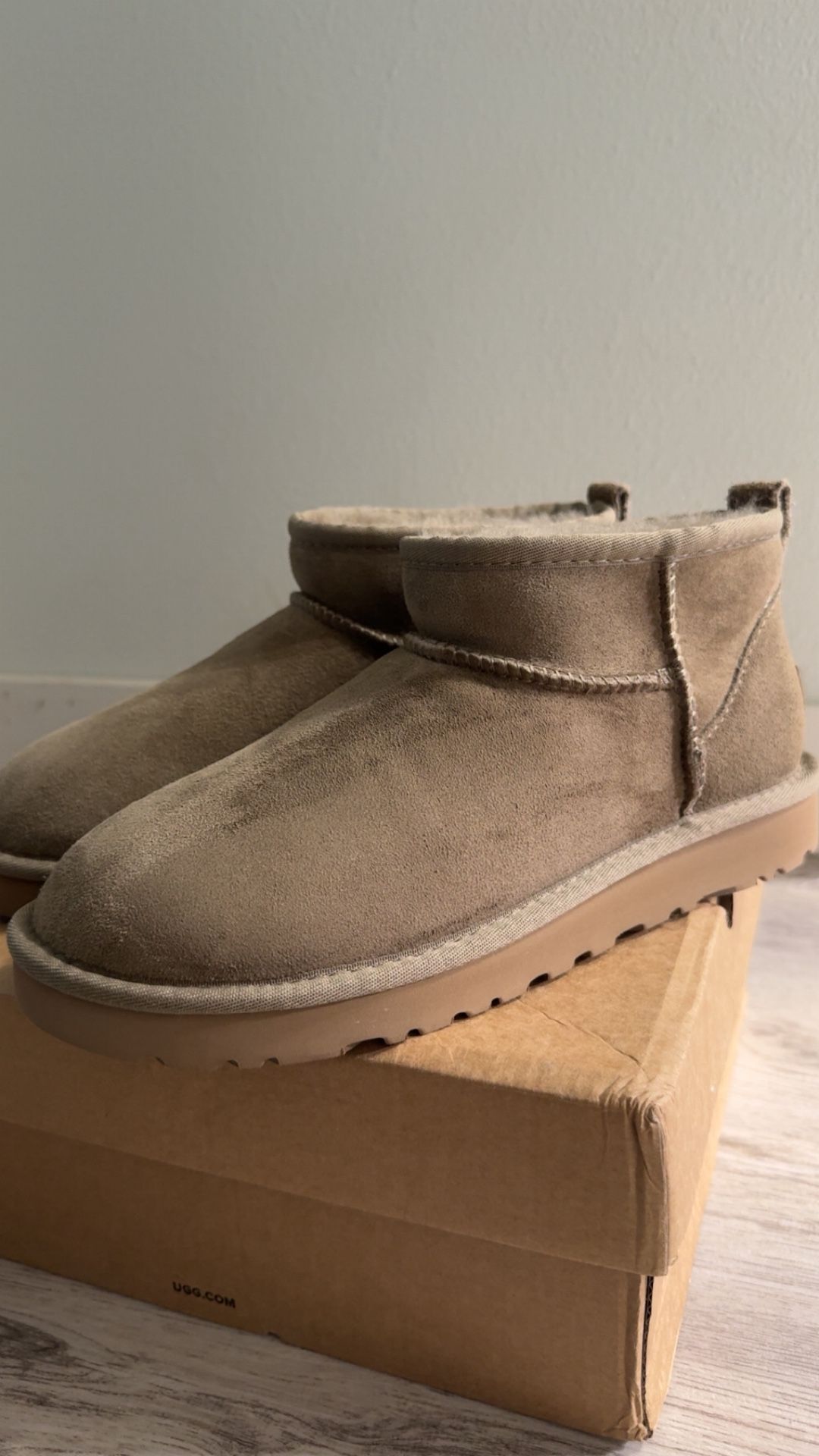 UGG Classic Mini Size 7