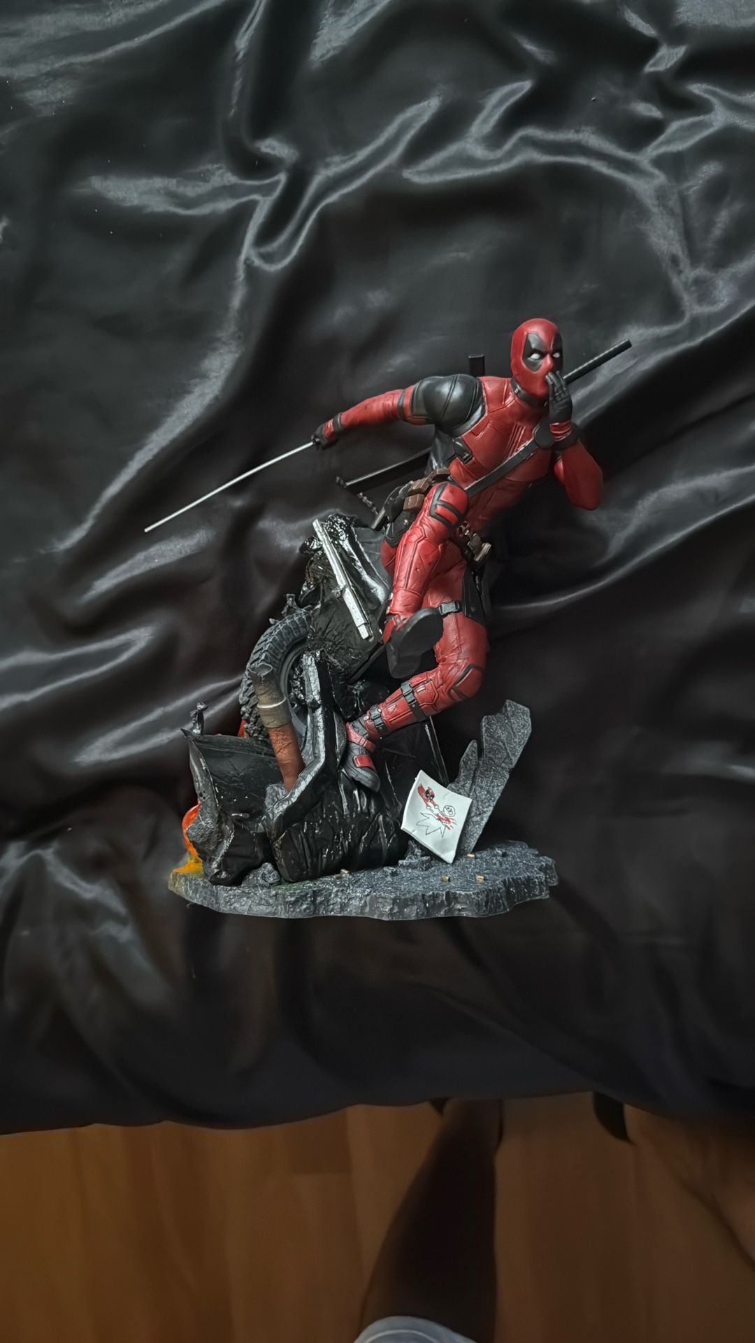 Deadpool Statue (Box Included)