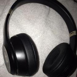 Beats Solo 4
