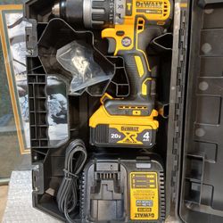 NEW DEWALT 20V XR 1/2 HAMMER DRILL DRIVER TOOL KIT 