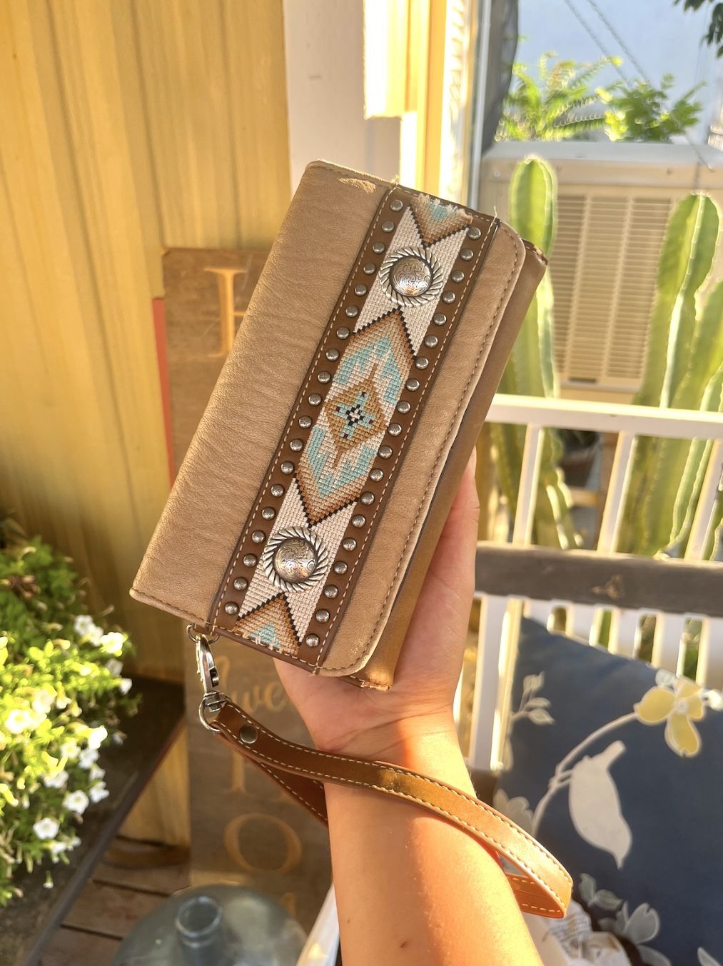 Nocona women’s southwestern clutch wallet