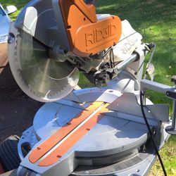 Rigid 12" Compound Sliding Mitre Saw