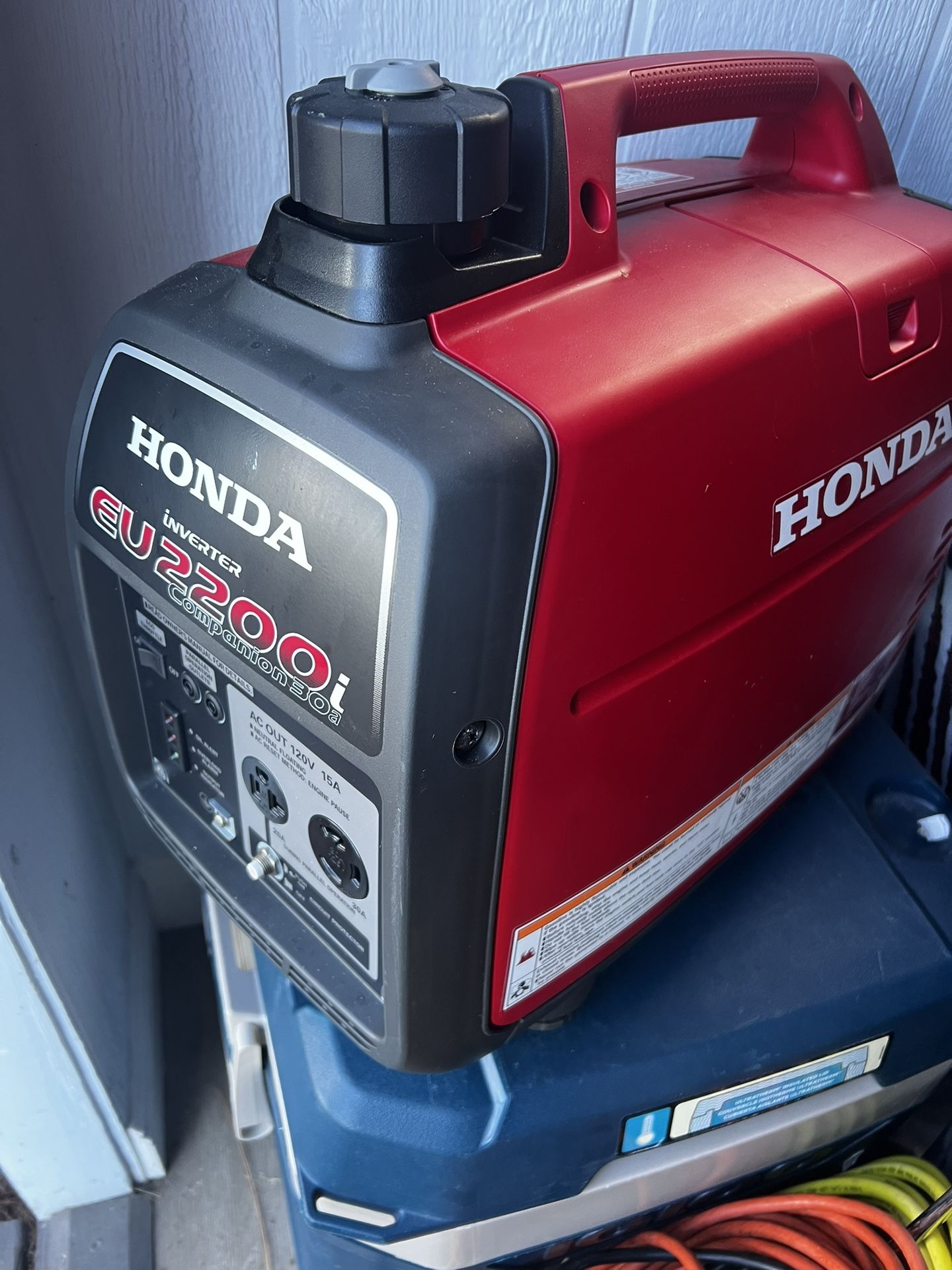 Honda EU 2200i Generator 