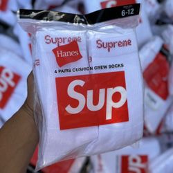 Supreme Socks