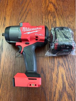Milwaukee M18 Brushless 1/2 w/ Battery (NEW)