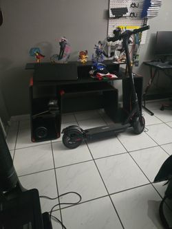 Black And Red Desk Gaming/ Computer 