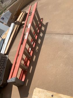 FREE 8’ Fiberglass step ladder