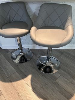 4 Gray Adjustable Height Bar Stools