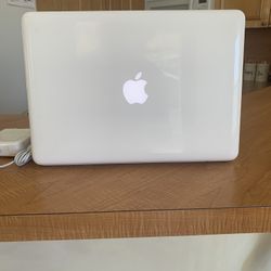 MacBook White 500 Gb 