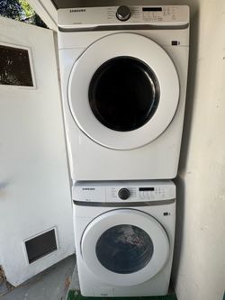 2025 Samsung Washer and Dryer Stacked