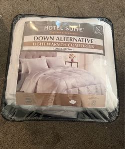 Hotel Suite King Down Alternative Comforter
