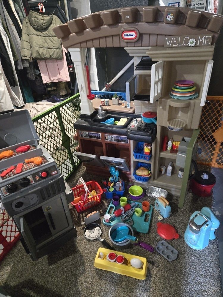 Little Tike Play Kitchen And More