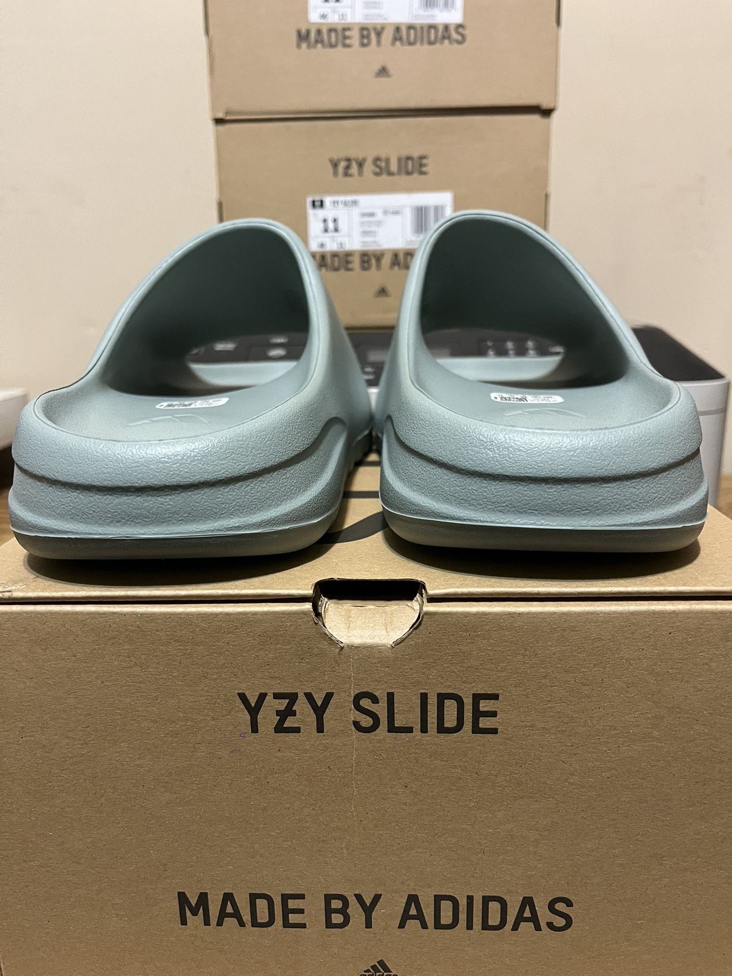 Adidas Yeezy Slide Salt display picture 1
