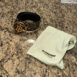 Women’s Burberry Belt (Size S)