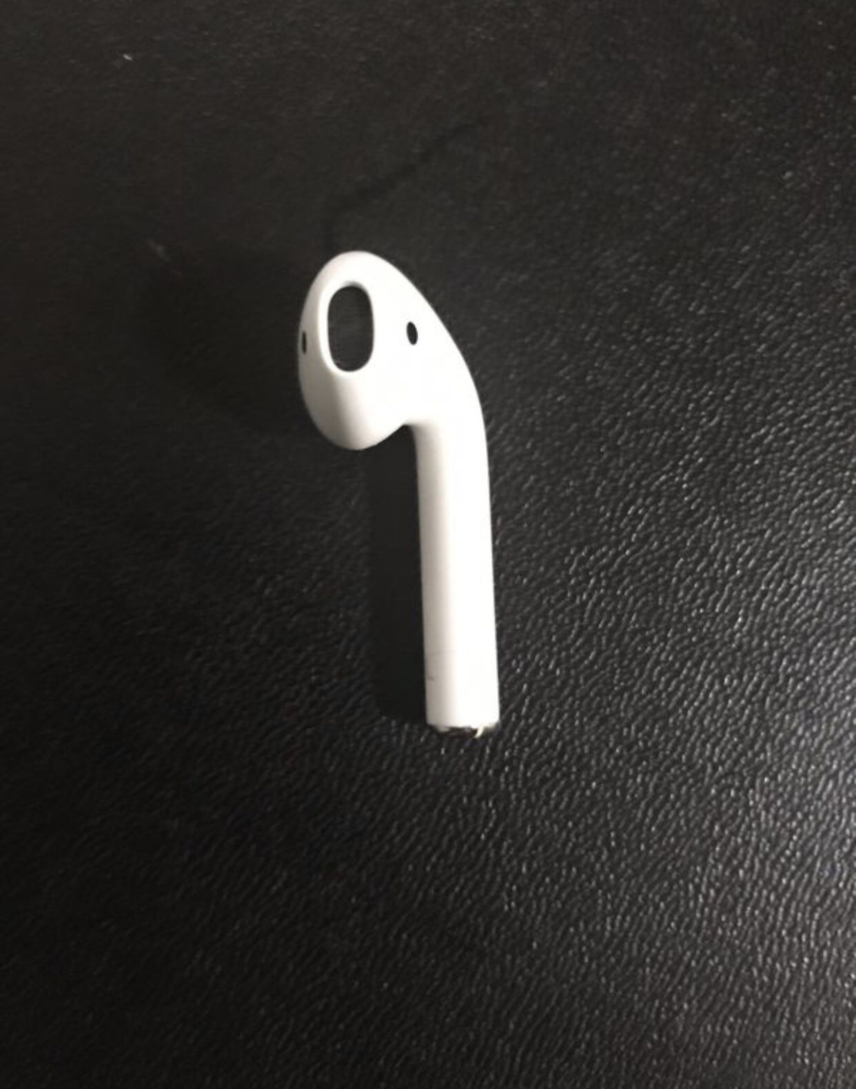 airpods left side perfect condition