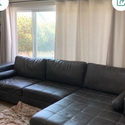 Couch With A Attached Or Detachable Chase 