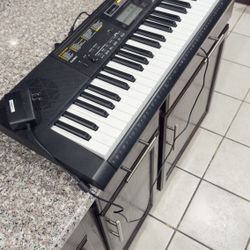 🎹 Electronic Piano – Like New – $70