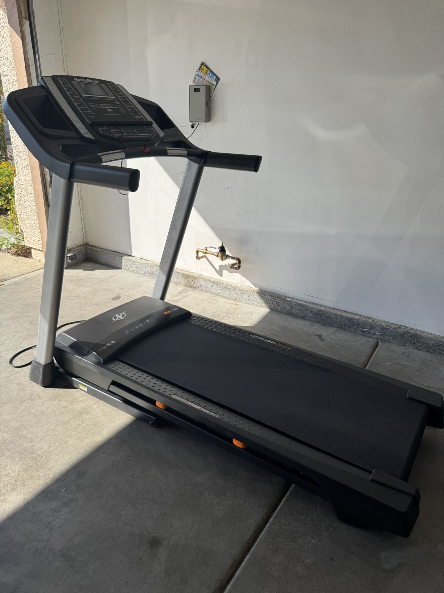 NordicTrack T Series 6.5S Treadmill - READ DESCRIPTION