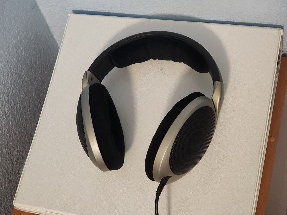 Audiophile Sennheiser HD 555 w/ 3.5mm Adapter