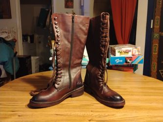 Vintage Foundry Co. "Sadelle" lace-up leather boots  (Size 8.5)