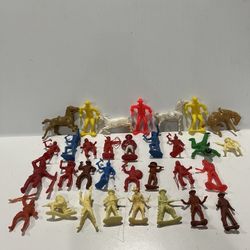 Vintage Giants Cowboy & Indians Plastic Toy Lot
