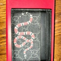 Very Nice Gucci Wallet For Men for Sale in Long Beach, CA - OfferUp