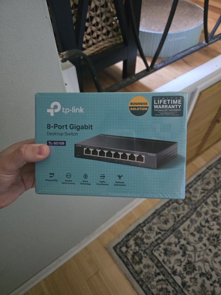 Tp Link 8 Port Switch (Never Used - Brand New)