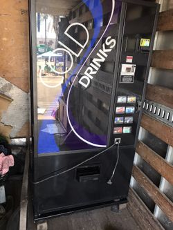 SODA VENDING MACHINE