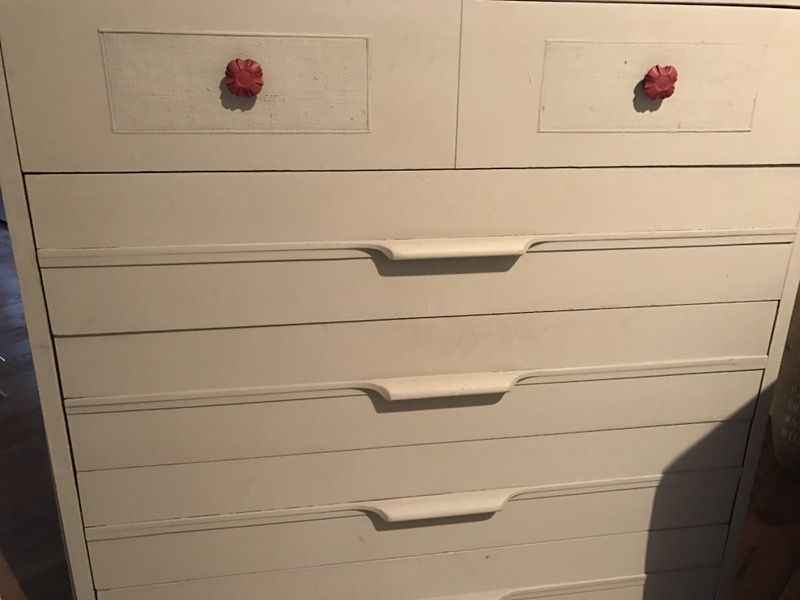 Gray painted dresser, solid wood and good quality (heavy)