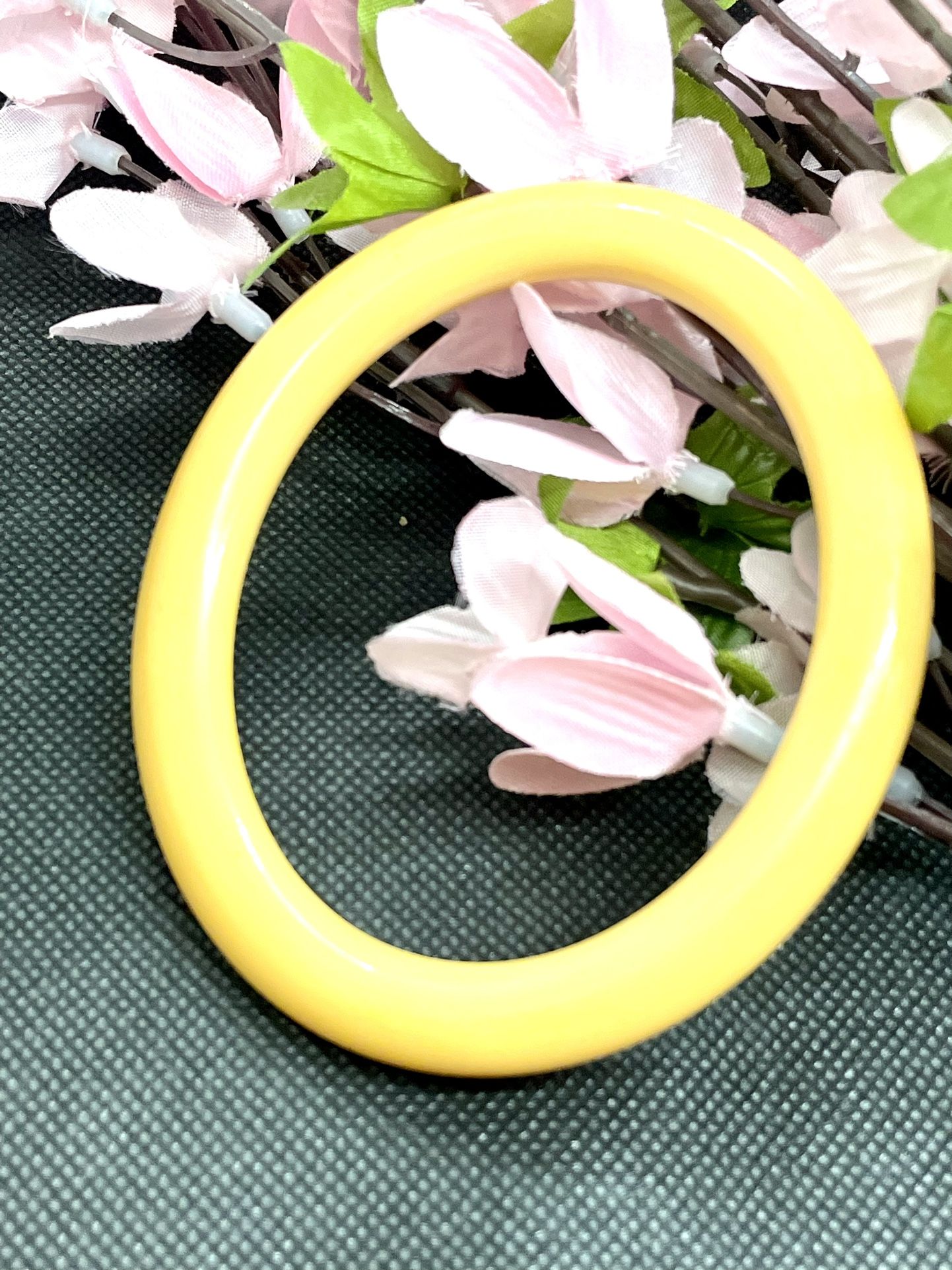 Vintage Oval Bakelite Butterscotch Bangle