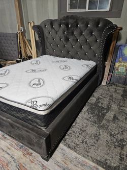 Velvet queen bed set