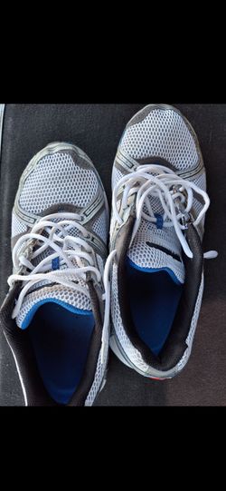 Men's Size 11 New Balance Sneakers 940V2 White  Blue Running Jogging Walking Gym