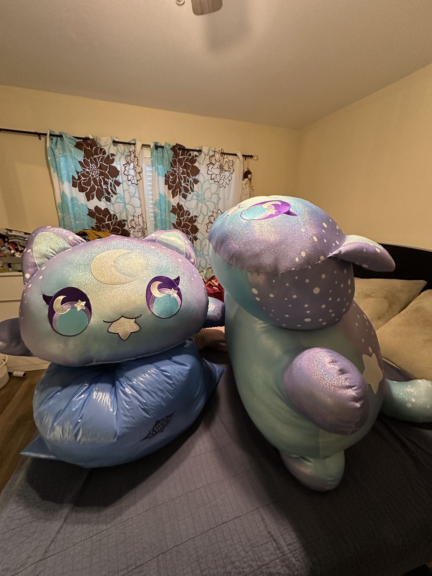 2-LARGE MEE-MEOW STUFFED ANIMAL PETS