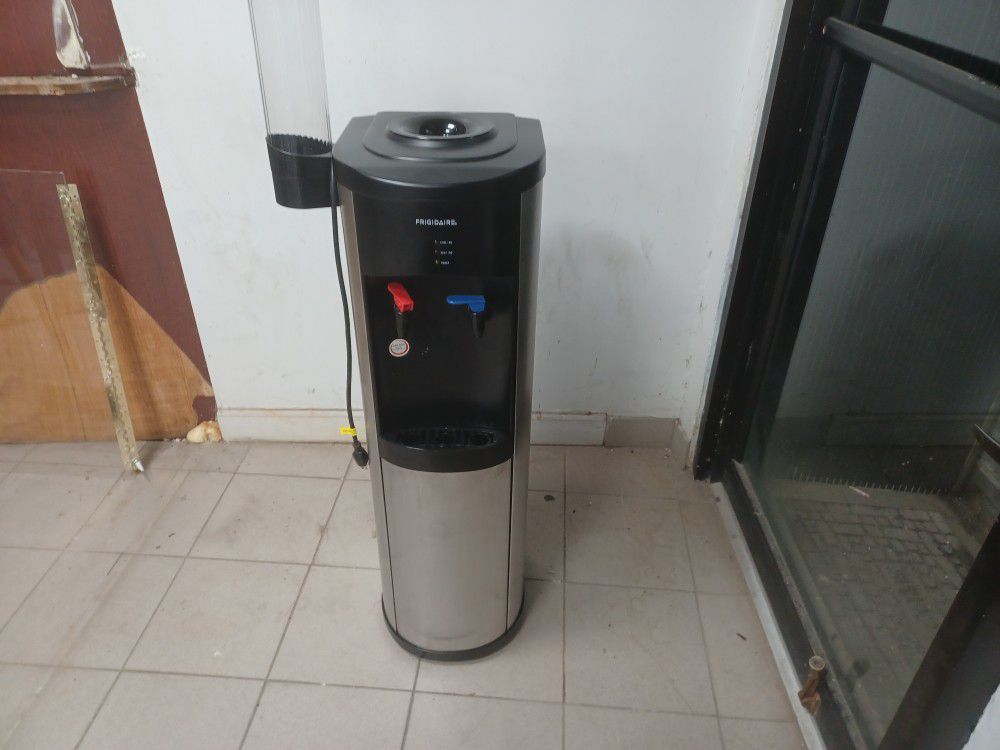 Frigidaire Water Cooler/Heater