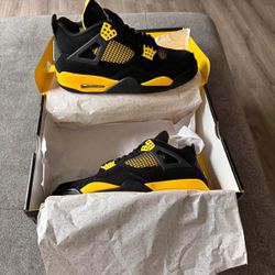 Jordan 4 Yellow Thunder