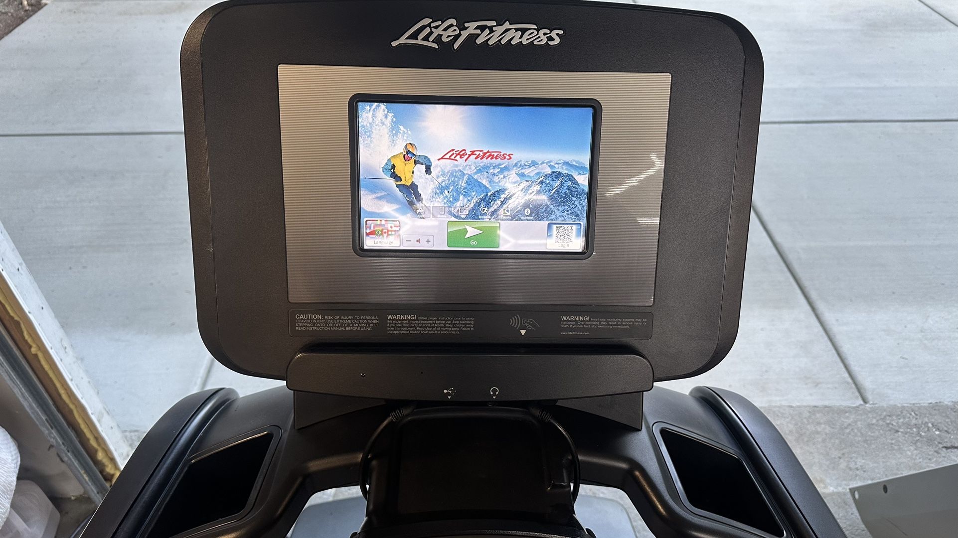 Life Fitness  95T Treadmill 