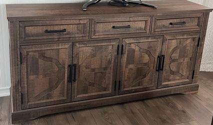 Kitchen buffet table