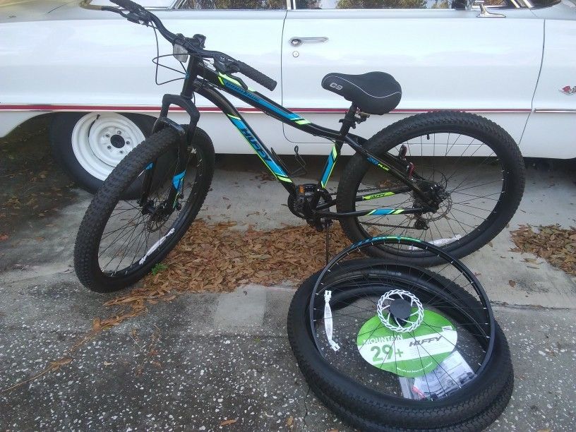 29" Mid Fat Tire Huffy Warhawk 21 Speed Mountain Bike!!!