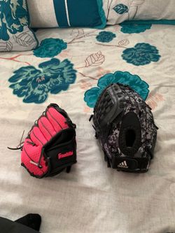 Youth baseball gloves