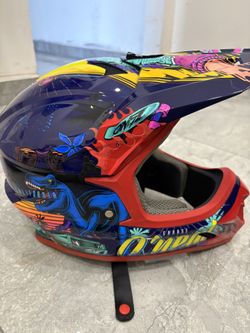 Motocross helmet for children I don't know how to use all new with dust cover box