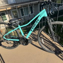 TREK DUAL SPORT  CITY BIKE