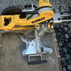 DeWalt DWS779 12 Inch Miter Saw