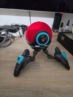 Speaker with tripod base