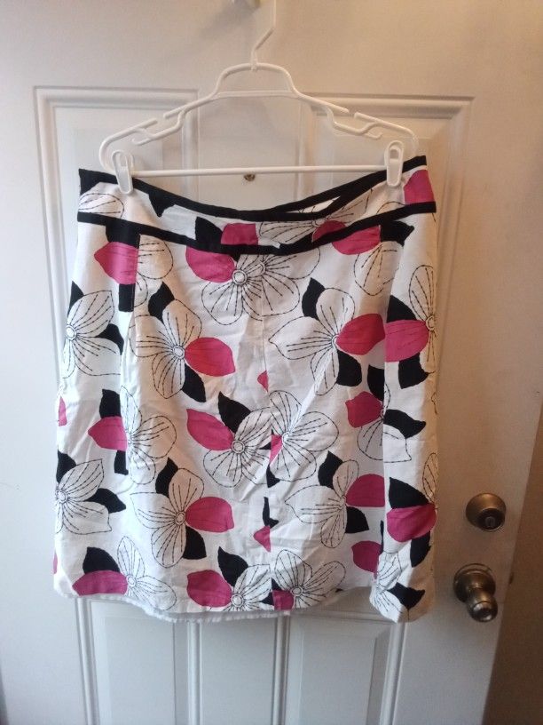 Cato Women's 18/20 Pink White And Black Floral Mindi Skirt 
